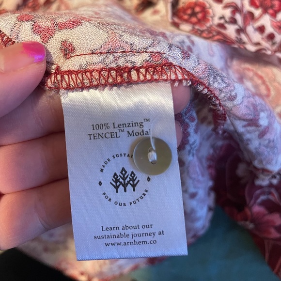 Arnhem Esmee Blouse in Ruby - Picture 6 of 7